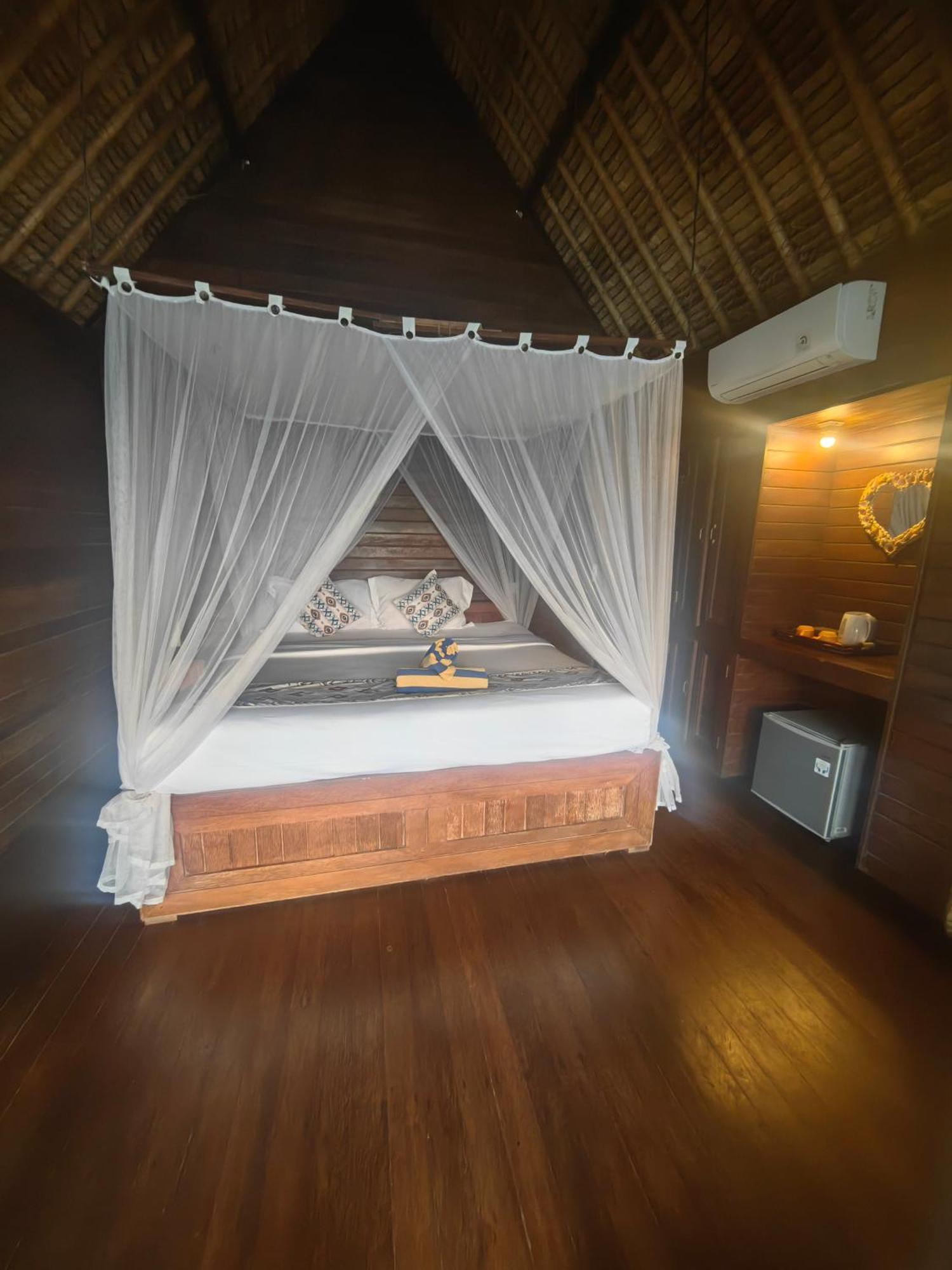 The Dafish Ceningan Hotel Ceningan Island Exterior photo